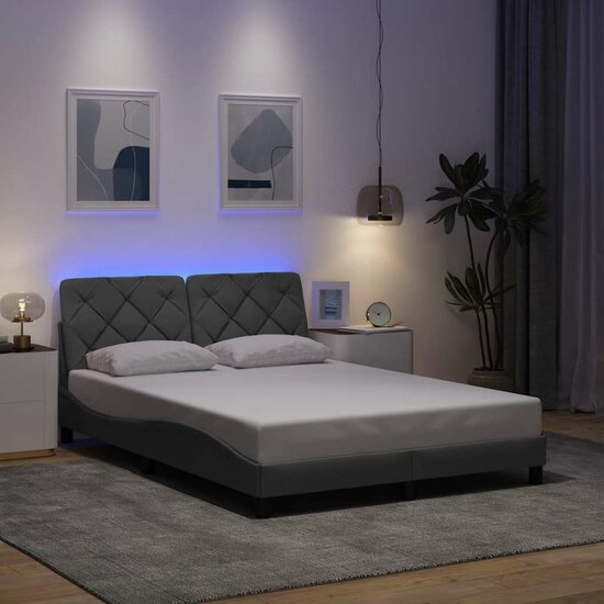 Bedframe met LED zonder matras stof 140x190 cm lichtgrijs