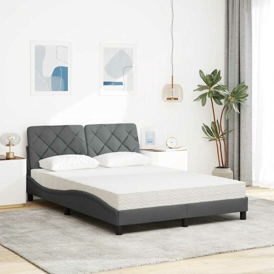 Bed met matras stof donkergrijs 120x200 cm