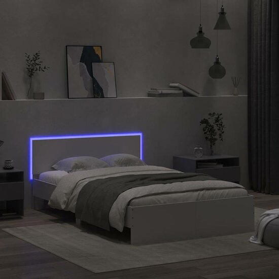 Bedframe Met Hoofdeinde En Led 140 x 200 cm Wit