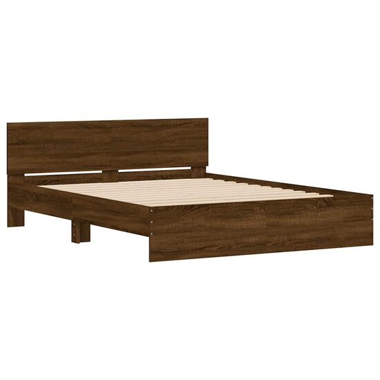 Bedframe Met Hoofdeinde En Led 150 x 200 cm bruin eikenkleur