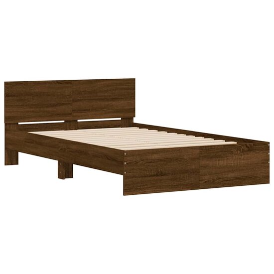 Bedframe Met Hoofdeinde En Led 140 x 190 cm bruin eikenkleur