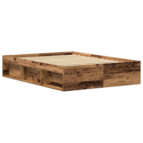 Bedframe zonder matras bewerkt 135x190 cm bewerkt hout oud