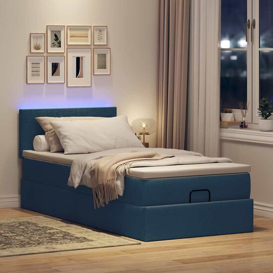 Ottoman bed met matras en LED&#039;s 80x200cm stof blauw