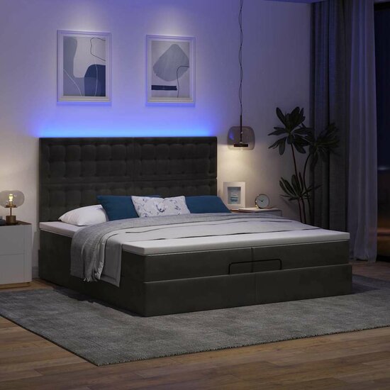 Ottoman bed met matrassen en LED&#039;s 200x200cm fluweel zwart